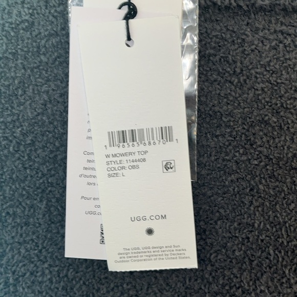 UGG® NWT
Mowery Sweater Knit Polo Sweater size Large - Picture 6 of 10